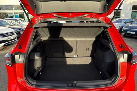 KP25RNU Volkswagen Tiguan 2.0 TDI R-Line 5dr DSG | Tow Bar | Heated Seats Thumbnail #7