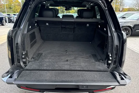 11 of 51 for Land Rover Range Rover 4.4 P530 V8 Autobiography 5dr