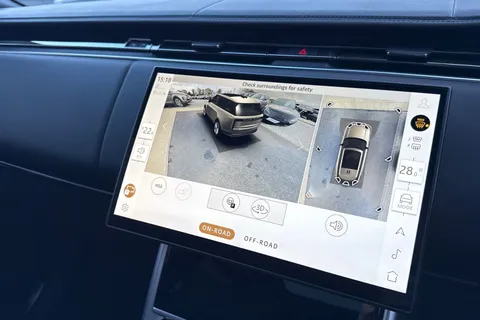 13 of 51 for Land Rover Range Rover 4.4 P530 V8 Autobiography 5dr