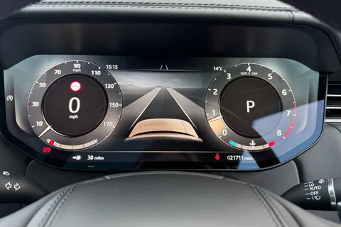 17 of 51 for Land Rover Range Rover 4.4 P530 V8 Autobiography 5dr