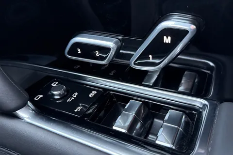 26 of 51 for Land Rover Range Rover 4.4 P530 V8 Autobiography 5dr