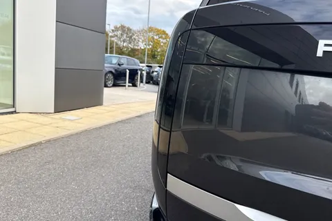 27 of 51 for Land Rover Range Rover 4.4 P530 V8 Autobiography 5dr