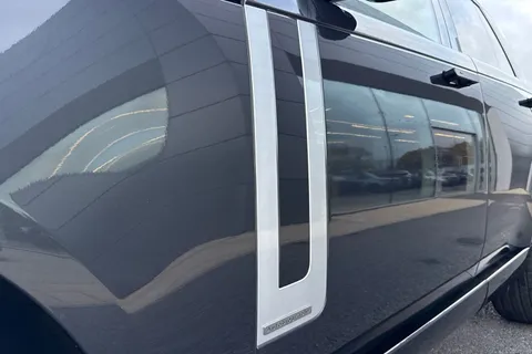 29 of 51 for Land Rover Range Rover 4.4 P530 V8 Autobiography 5dr