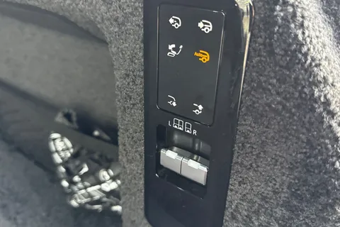 30 of 51 for Land Rover Range Rover 4.4 P530 V8 Autobiography 5dr