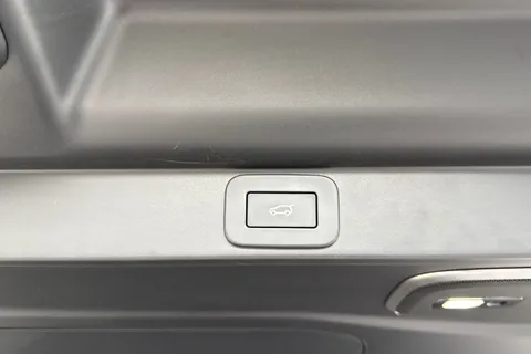 31 of 51 for Land Rover Range Rover 4.4 P530 V8 Autobiography 5dr