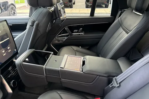 33 of 51 for Land Rover Range Rover 4.4 P530 V8 Autobiography 5dr