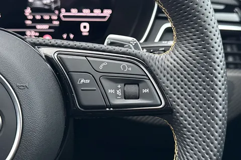 26 of 66 for AUDI RS4 RS 4 TFSI Quattro Edition 25 years 5dr Triptronic