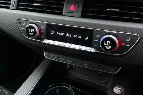 56 of 66 for AUDI RS4 RS 4 TFSI Quattro Edition 25 years 5dr Triptronic