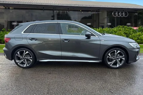  Audi A3 1.5 TFSI S line Sportback Euro 6 (s/s) 5dr Thumbnail #4