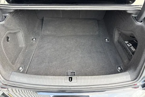 GM21WFU Audi A4 2.0 TDI 35 S line S Tronic Euro 6 (s/s) 4dr Thumbnail #8