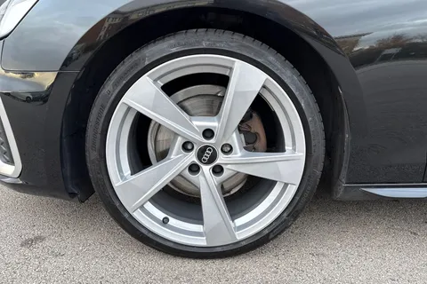 GM21WFU Audi A4 2.0 TDI 35 S line S Tronic Euro 6 (s/s) 4dr Thumbnail #13