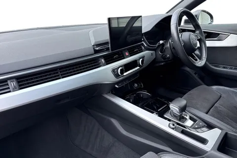 GM21WFU Audi A4 2.0 TDI 35 S line S Tronic Euro 6 (s/s) 4dr Thumbnail #16