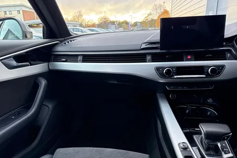 GM21WFU Audi A4 2.0 TDI 35 S line S Tronic Euro 6 (s/s) 4dr Thumbnail #21