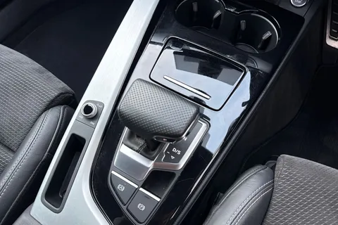 GM21WFU Audi A4 2.0 TDI 35 S line S Tronic Euro 6 (s/s) 4dr Thumbnail #24