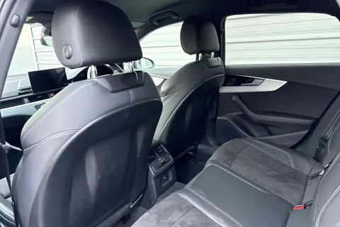 GM21WFU Audi A4 2.0 TDI 35 S line S Tronic Euro 6 (s/s) 4dr Thumbnail #31