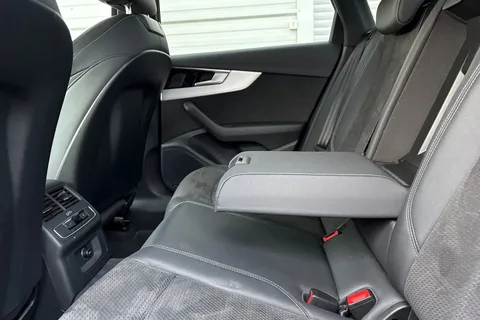 GM21WFU Audi A4 2.0 TDI 35 S line S Tronic Euro 6 (s/s) 4dr Thumbnail #32