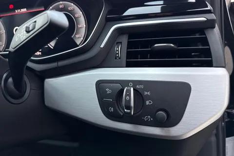 GM21WFU Audi A4 2.0 TDI 35 S line S Tronic Euro 6 (s/s) 4dr Thumbnail #38