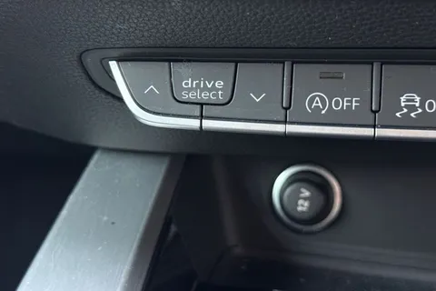 GM21WFU Audi A4 2.0 TDI 35 S line S Tronic Euro 6 (s/s) 4dr Thumbnail #50