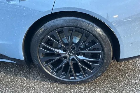  Audi e-tron GT 105kWh Vorsprung Auto quattro 4dr Thumbnail #12