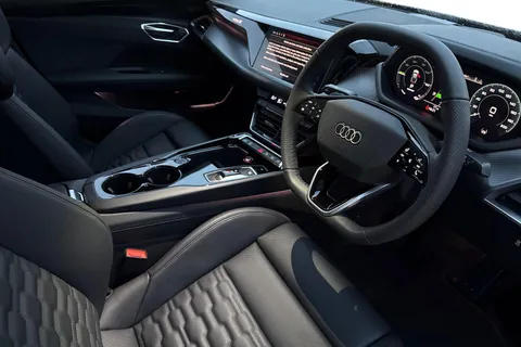  Audi e-tron GT 105kWh Vorsprung Auto quattro 4dr Thumbnail #14