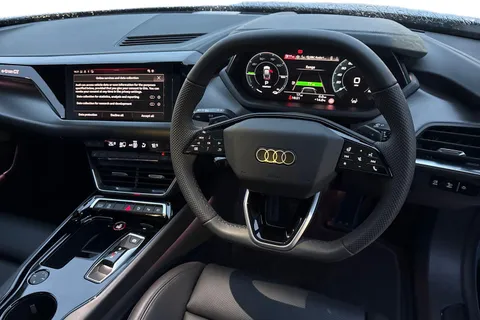  Audi e-tron GT 105kWh Vorsprung Auto quattro 4dr Thumbnail #18