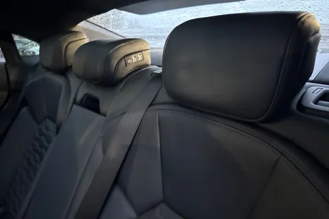  Audi e-tron GT 105kWh Vorsprung Auto quattro 4dr Thumbnail #19