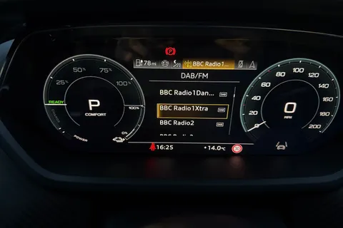  Audi e-tron GT 105kWh Vorsprung Auto quattro 4dr Thumbnail #31