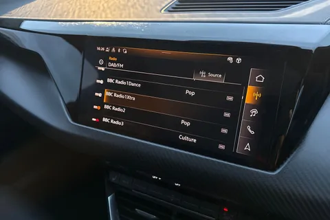  Audi e-tron GT 105kWh Vorsprung Auto quattro 4dr Thumbnail #38