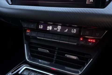  Audi e-tron GT 105kWh Vorsprung Auto quattro 4dr Thumbnail #53