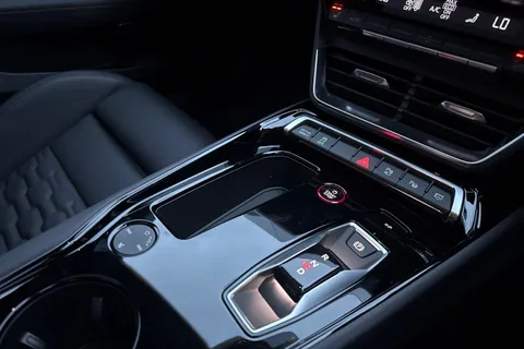  Audi e-tron GT 105kWh Vorsprung Auto quattro 4dr Thumbnail #54