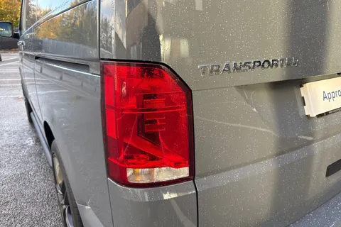 DG20MPY Volkswagen Transporter T30 Panel van Highline SWB 150 PS 2.0 TDI 6sp Manual Thumbnail #8