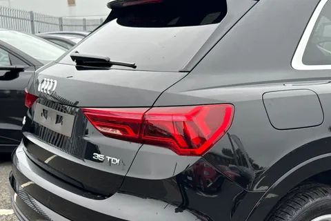  Audi Q3 2.0 TDI 35 S line S Tronic Euro 6 (s/s) 5dr Thumbnail #8