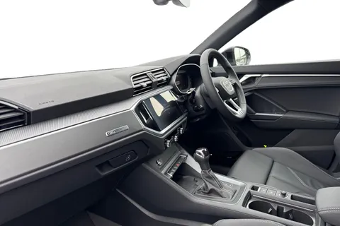  Audi Q3 2.0 TDI 35 S line S Tronic Euro 6 (s/s) 5dr Thumbnail #15