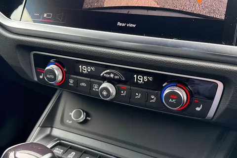  Audi Q3 2.0 TDI 35 S line S Tronic Euro 6 (s/s) 5dr Thumbnail #22