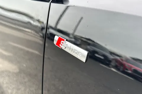  Audi Q3 2.0 TDI 35 S line S Tronic Euro 6 (s/s) 5dr Thumbnail #26