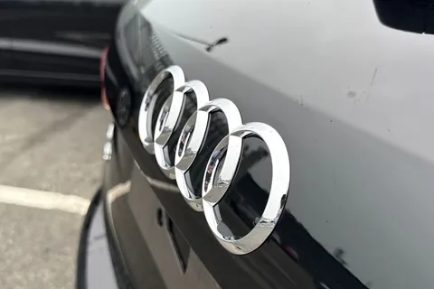  Audi Q3 2.0 TDI 35 S line S Tronic Euro 6 (s/s) 5dr Thumbnail #33