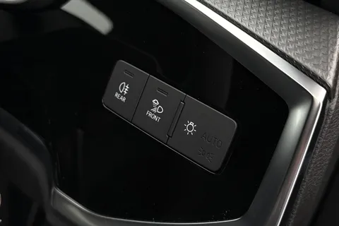  Audi Q3 2.0 TDI 35 S line S Tronic Euro 6 (s/s) 5dr Thumbnail #45