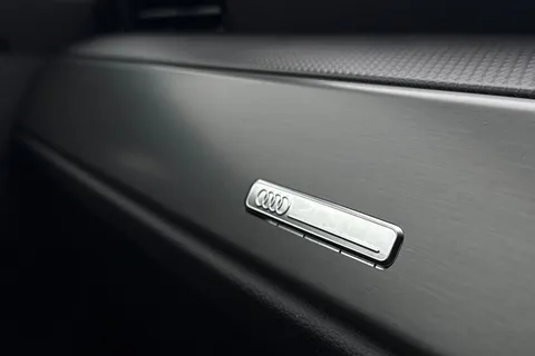  Audi Q3 2.0 TDI 35 S line S Tronic Euro 6 (s/s) 5dr Thumbnail #61