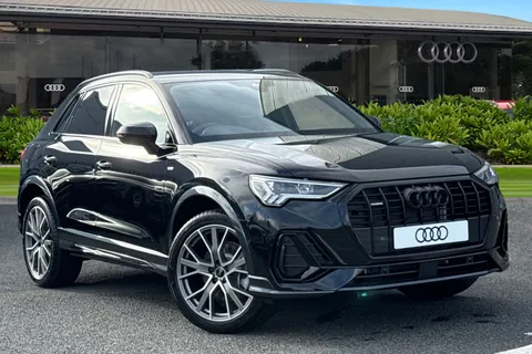  Audi Q3 2.0 TFSI 40 Black Edition S Tronic quattro Euro 6 (s/s) 5dr Thumbnail #2