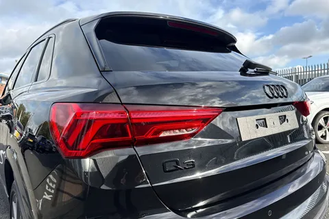  Audi Q3 2.0 TFSI 40 Black Edition S Tronic quattro Euro 6 (s/s) 5dr Thumbnail #8