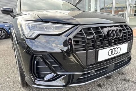  Audi Q3 2.0 TFSI 40 Black Edition S Tronic quattro Euro 6 (s/s) 5dr Thumbnail #9