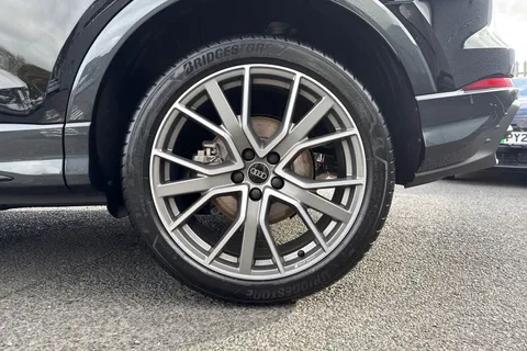  Audi Q3 2.0 TFSI 40 Black Edition S Tronic quattro Euro 6 (s/s) 5dr Thumbnail #11
