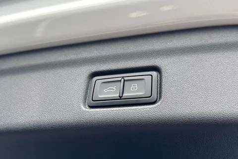  Audi Q6 E-Tron 83kWh S line Auto 5dr Thumbnail #40