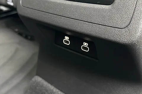  Audi Q6 E-Tron 83kWh S line Auto 5dr Thumbnail #44