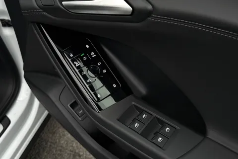  Audi Q6 E-Tron 83kWh S line Auto 5dr Thumbnail #50