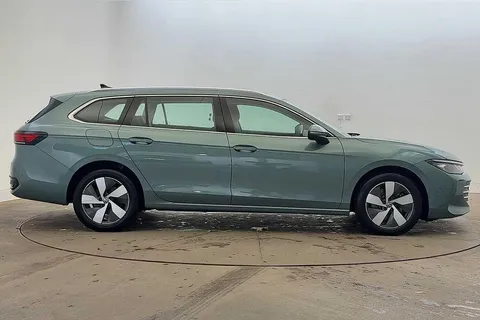 4 of 12 for Volkswagen Passat 1.5 TSI eHybrid Life 5dr DSG **PAN ROOF**