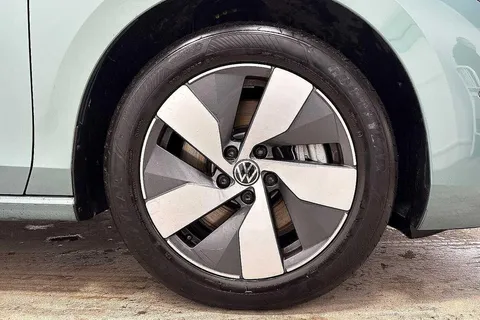 5 of 12 for Volkswagen Passat 1.5 TSI eHybrid Life 5dr DSG **PAN ROOF**