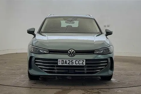 7 of 12 for Volkswagen Passat 1.5 TSI eHybrid Life 5dr DSG **PAN ROOF**