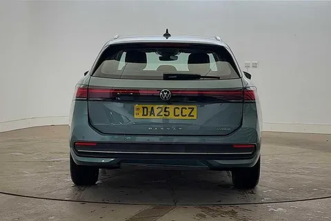 8 of 12 for Volkswagen Passat 1.5 TSI eHybrid Life 5dr DSG **PAN ROOF**