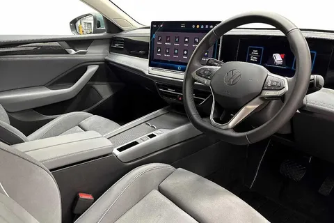 6 of 12 for Volkswagen Passat 1.5 TSI eHybrid Life 5dr DSG **INFO PACK + DRIVER ASSIST PACK**